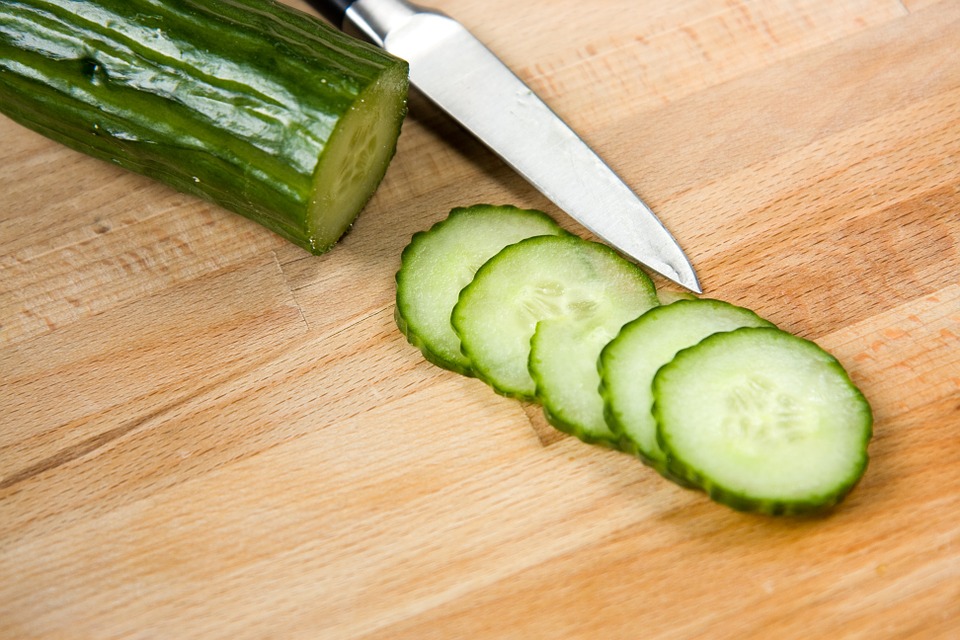 Cucumber slices with Greek Yogurt dip
